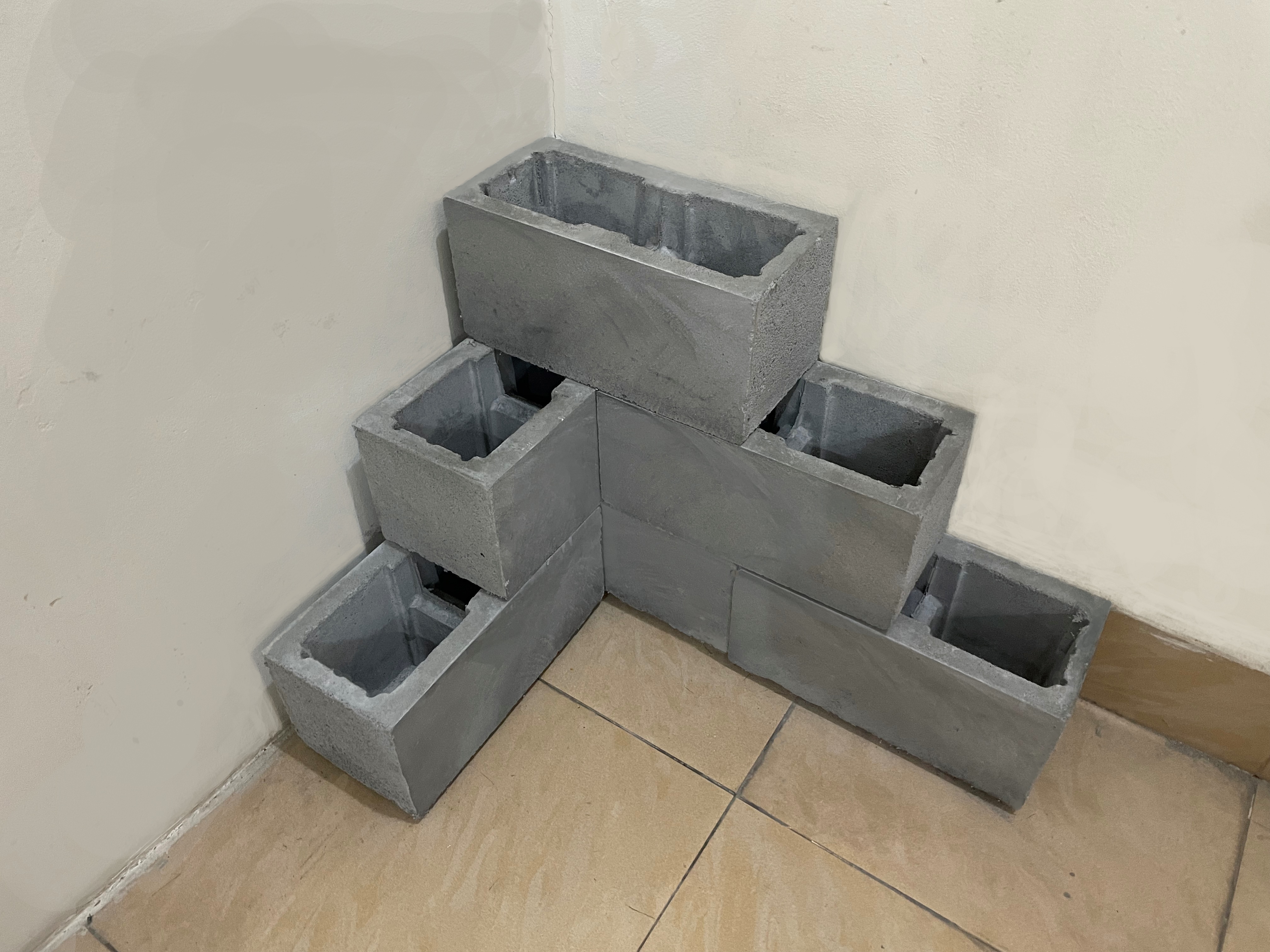 Connectable hollow spaces for pouring insulation foam concrete on site.